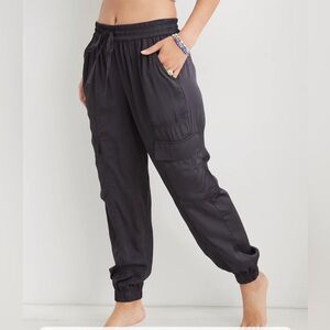 Aerie Satin Cargo Jogger XS Gray